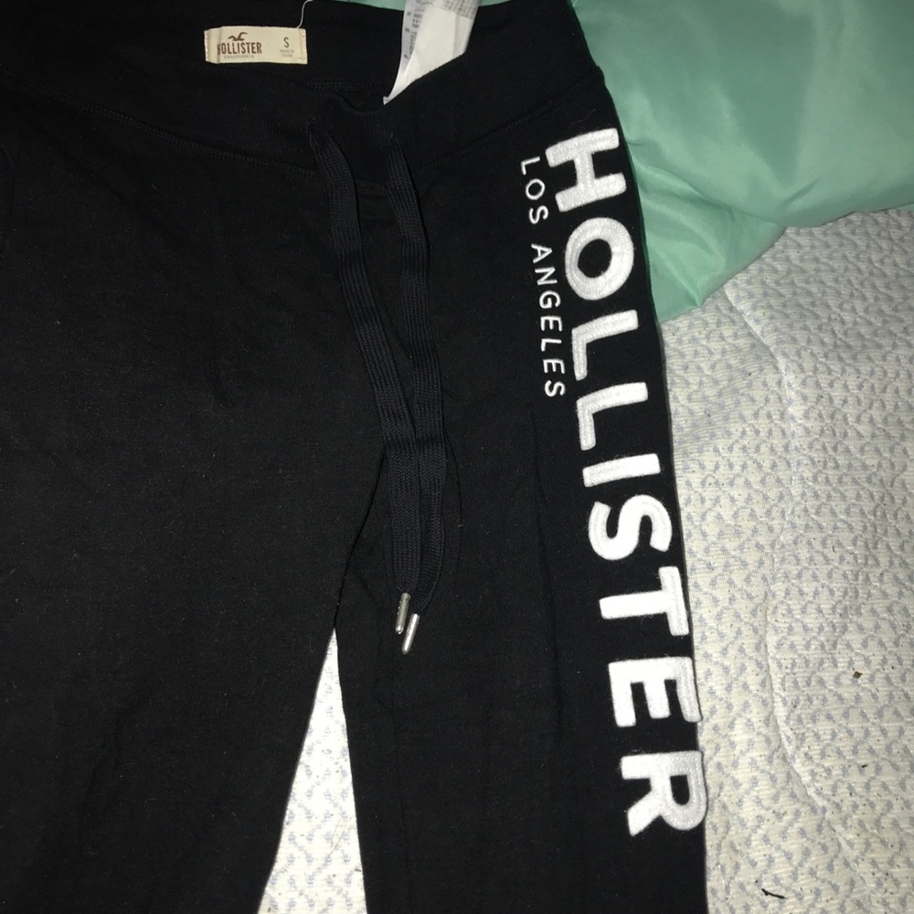 NWOT Hollister sweats 😍